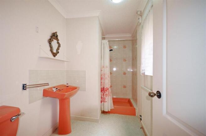 Annex Shower Room 