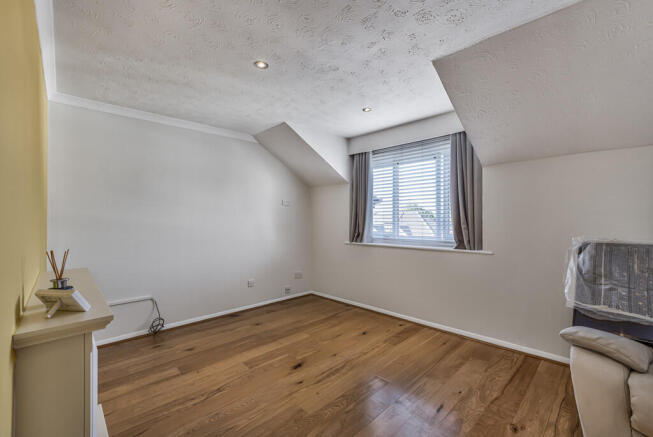 Flat_17__Carisbro...