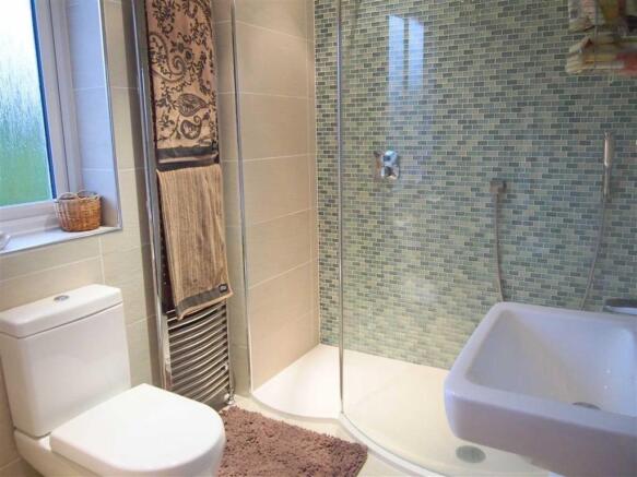 FAMILY BATHROOM/WC
