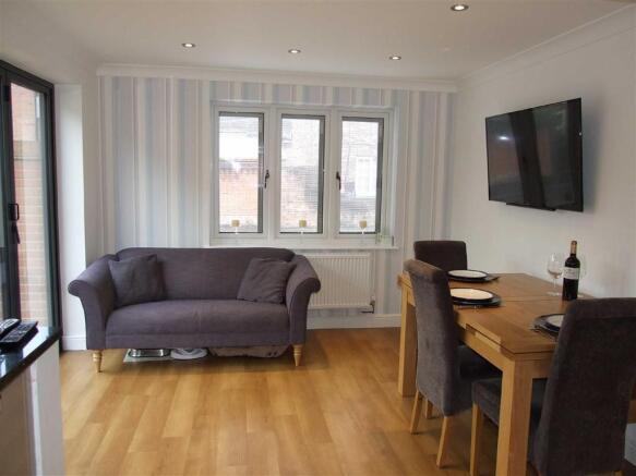 Fitted Kitchen/Family Room