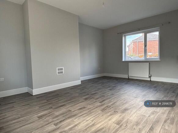 3 bed Terraced to rent Image 4