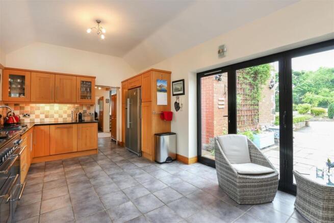 Kitchen3.jpg