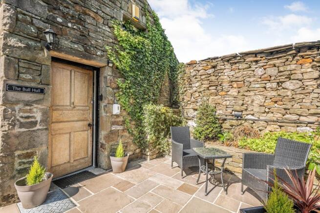 Holiday let courtyar