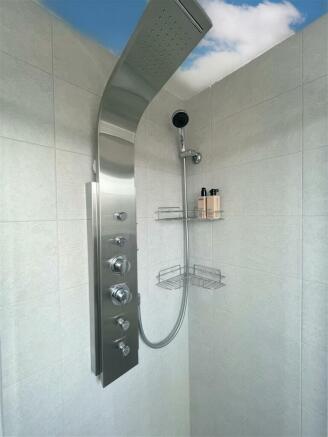 Shower fitment