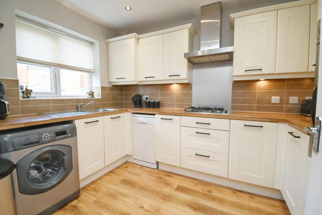 3 bed Detached for sale Image 4