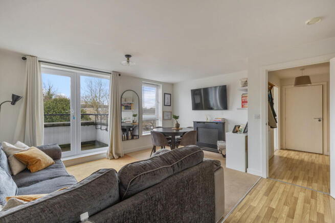 17 Oval Court, BR...