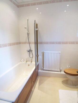 BATHROOM/W.C