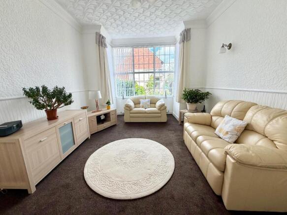 5 bed Semi-Detached for sale Image 6