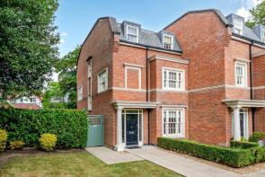 6 Eaton House, Warrenhurst Gardens, Weybridge KT13 0EJ