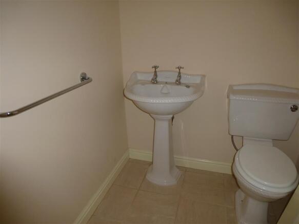 Cloakroom/wc