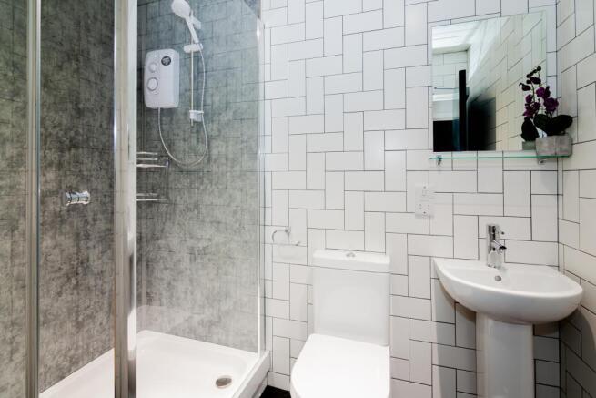7 bed Flat to rent Image 11