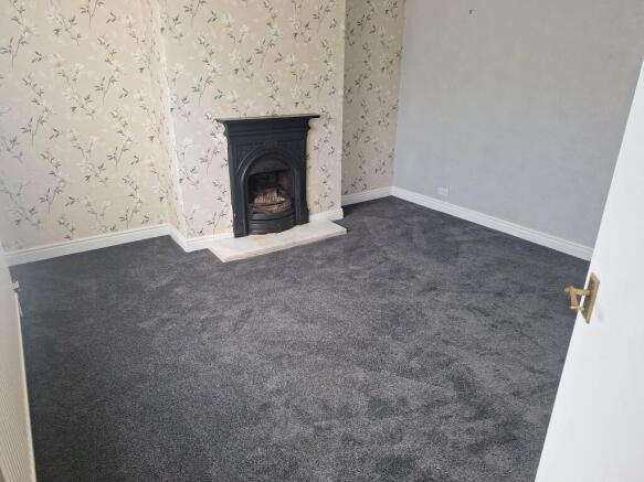 3 bed House to rent Image 6