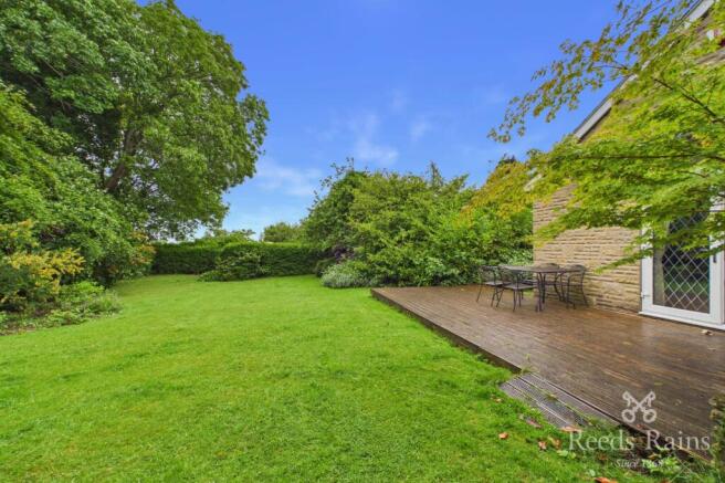 5 bed Bungalow for sale Image 5