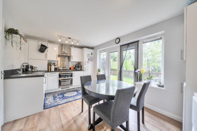 Kitchen/Dining