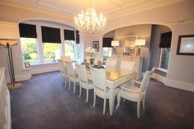 St Annes Road East, 200, dining room.JPG