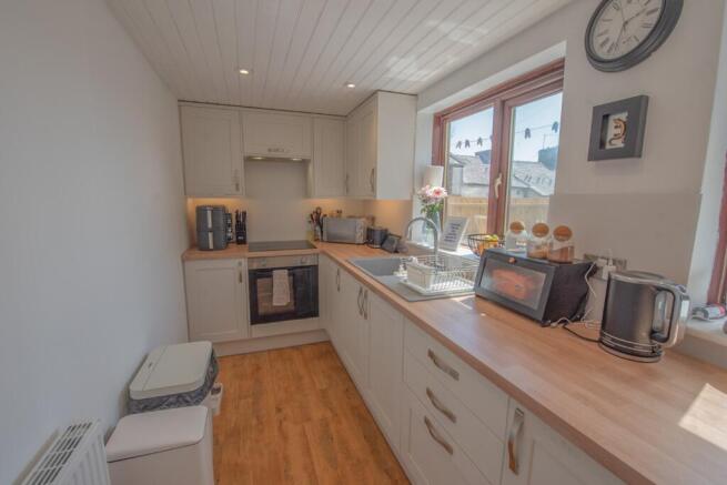 3 bed Terraced for sale Image 4