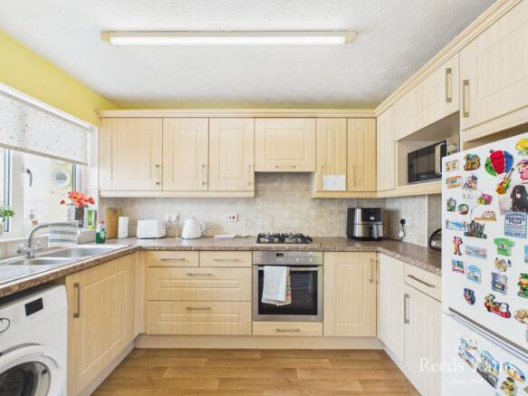 3 bed Semi-Detached for sale Image 4