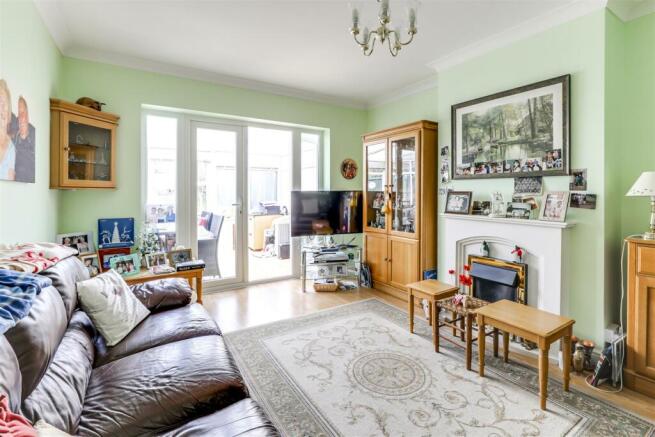 83 Beldams Lane Stortford CM23 5LH_3.jpg