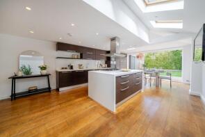 7, Ravenswood Road, London SW12 9PN