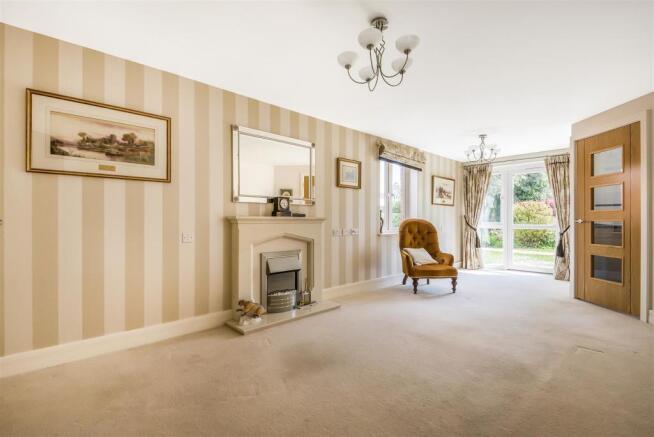 Lounge / Dining Room