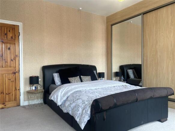 3 bed Terraced for sale Image 12