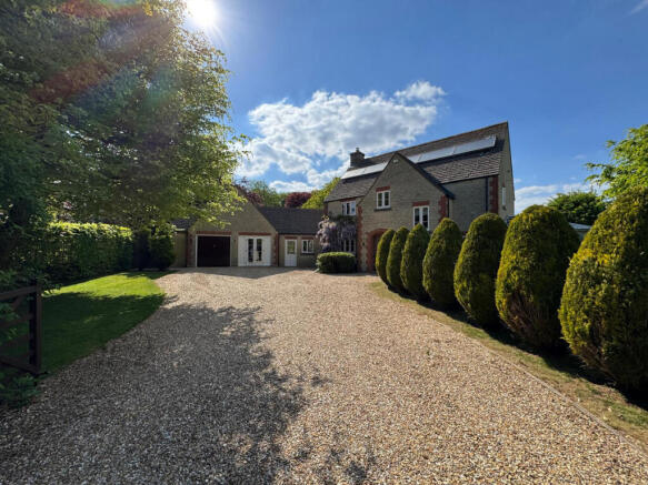 Lancaster Drive Upper Rissington Cheltenham, Gloucestershire, GL54 2QZ photo 4