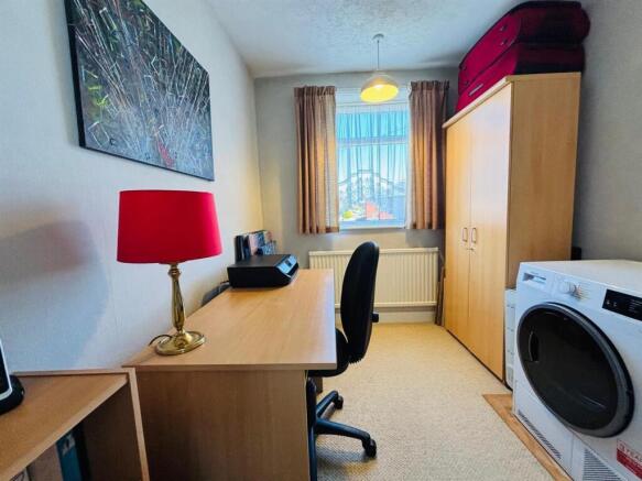 3 bed Semi-Detached for sale Image 11