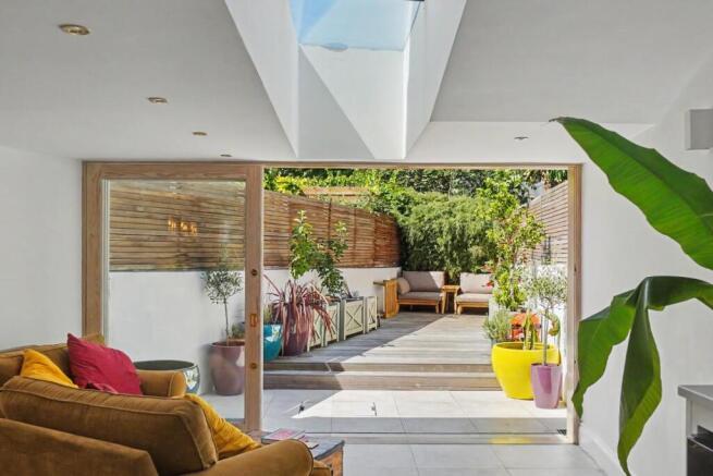 Rear reception to garden