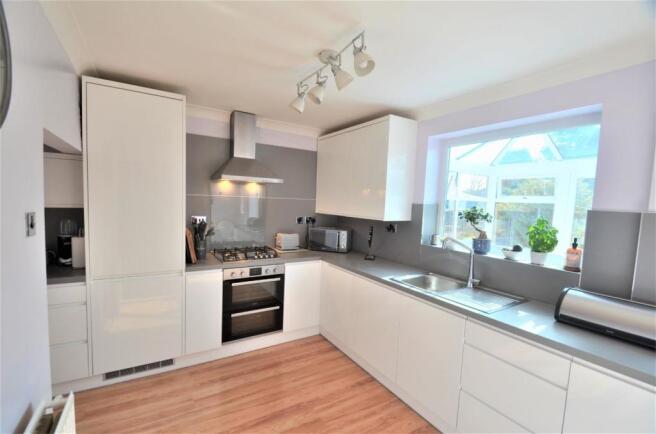 kitchen 1.jpg