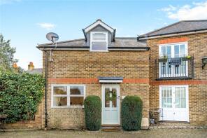 2 The Mews House, North Road, Hersham, Walton-on-thames KT12 5JF