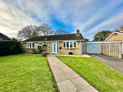 Everlea Close, Everton, Lymington, Hampshire, SO41