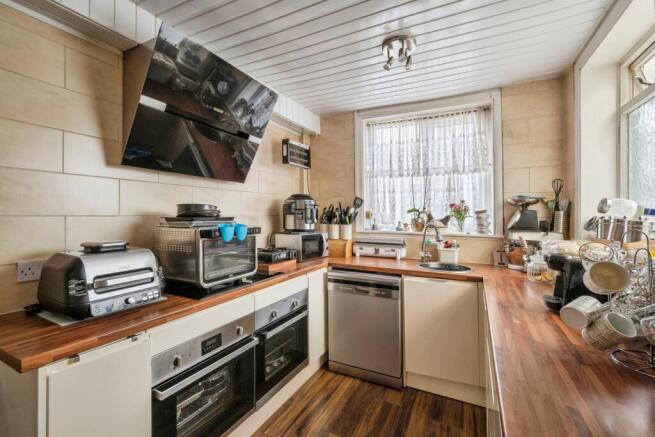 2 bed Terraced for sale Image 7