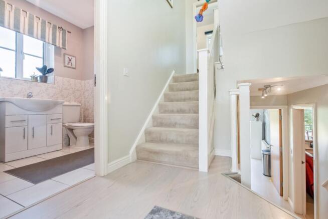 4 bed Detached for sale Image 11