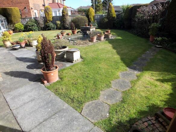 REAR / SIDE GARDEN