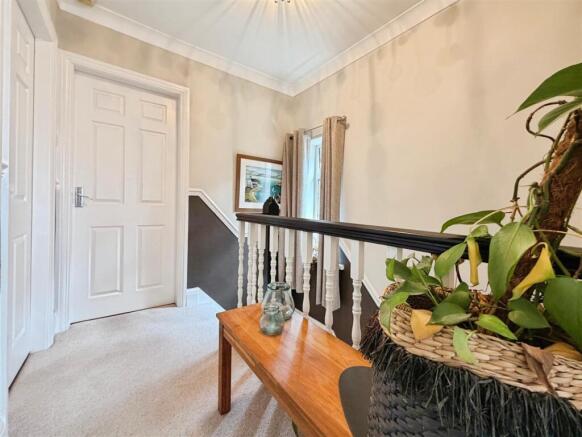 3 bed Semi-Detached for sale Image 12