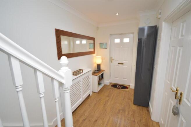 4 bed Town House to rent Image 8
