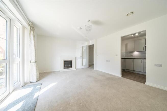 Charmans Lodge, Southwater, Horsham, West Sussex photo 4