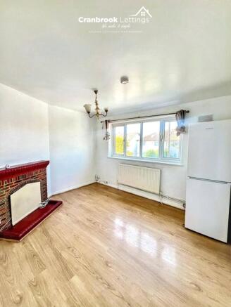 1 bed flat to rent Gaysham Avenue, Ilford IG2