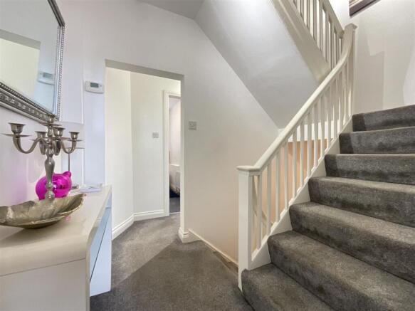 4 bed House for sale Image 11