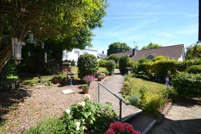 FRONT GARDENS