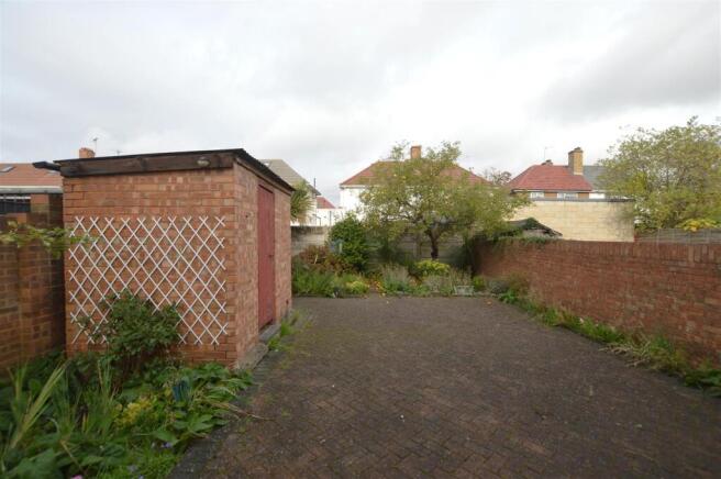 22 Granville Avenue gdn 2.JPG