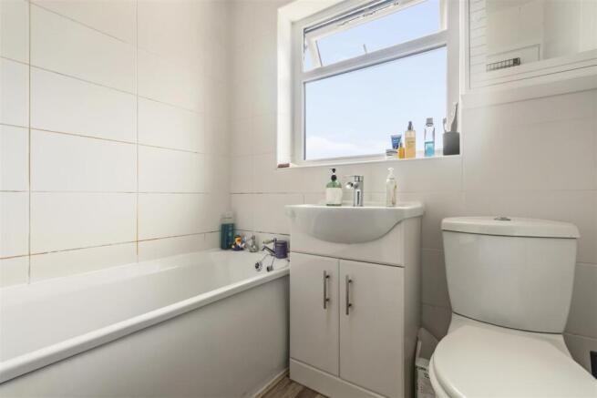 3 bed Terraced for sale Image 12