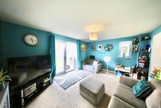 3 bed Semi-Detached for sale Image 4