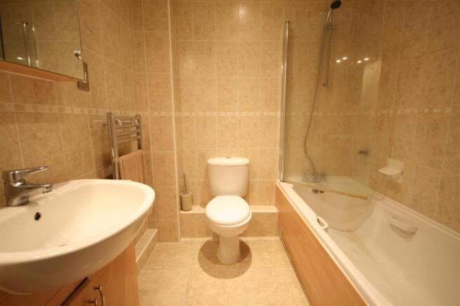 BATHROOM/WC
