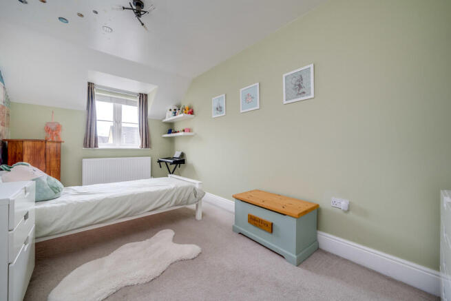 4 bed Detached for sale Image 12