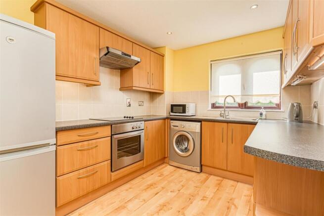 flat-derby-close-epsom-downs-109.jpg