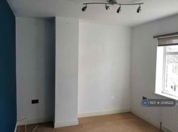 3 bed Semi-Detached to rent Image 10