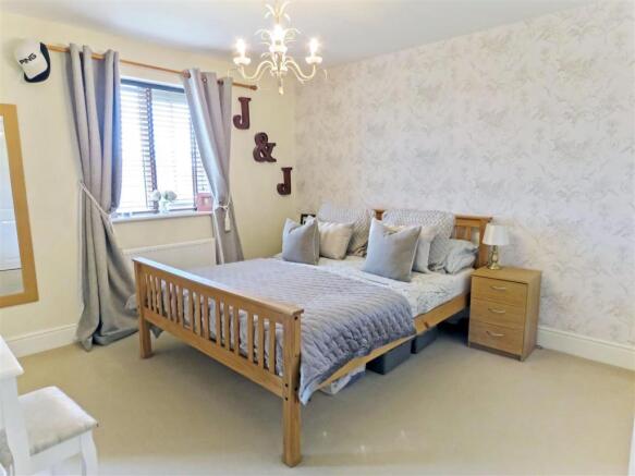 Master Bedroom.JPG