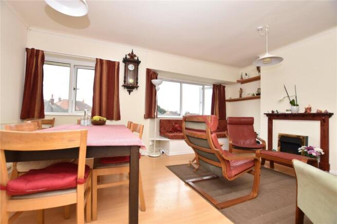 2 bed Apartment for sale Image 12