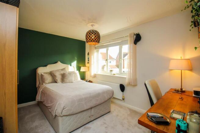 4 bed Detached for sale Image 10